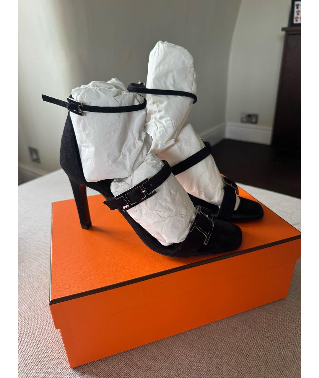 HERMES Черные замшевые босоножки, фото 3