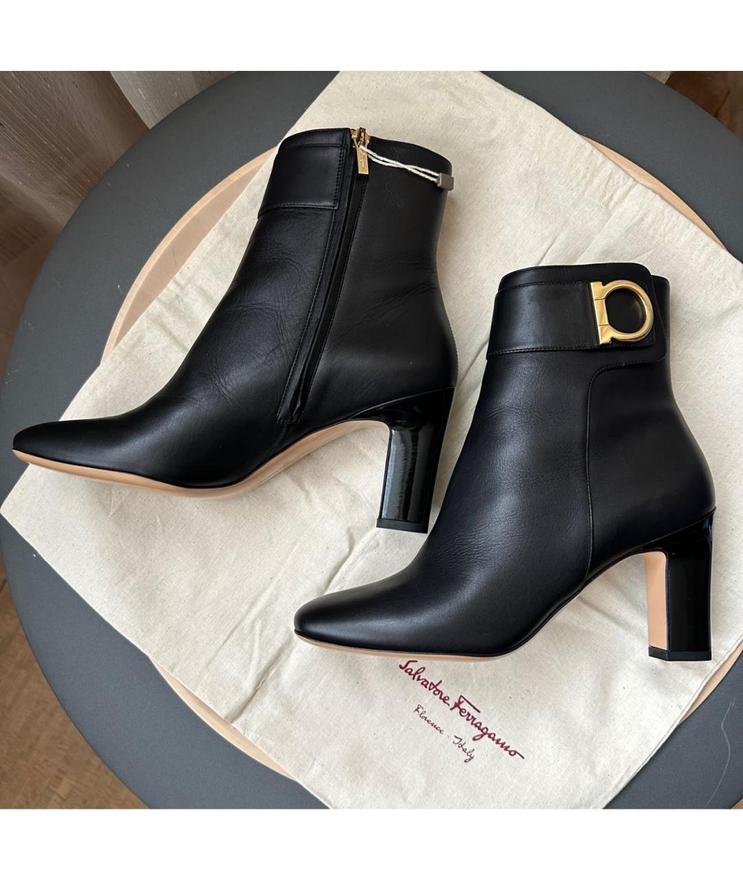 FERRAGAMO Черные кожаные ботильоны, фото 9