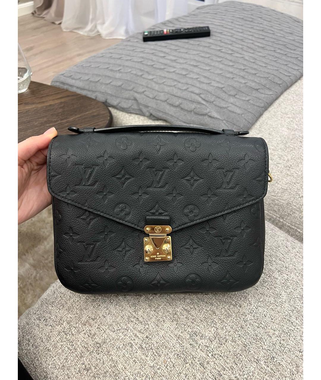 LOUIS VUITTON Черная кожаная сумка через плечо, фото 9