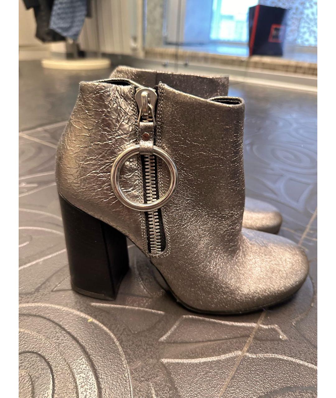 MCQ ALEXANDER MCQUEEN Серебряные кожаные ботильоны, фото 7