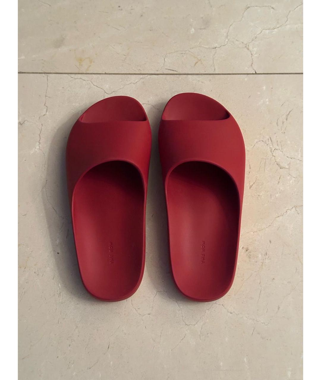 THE ROW Красные резиновые шлепанцы, фото 3
