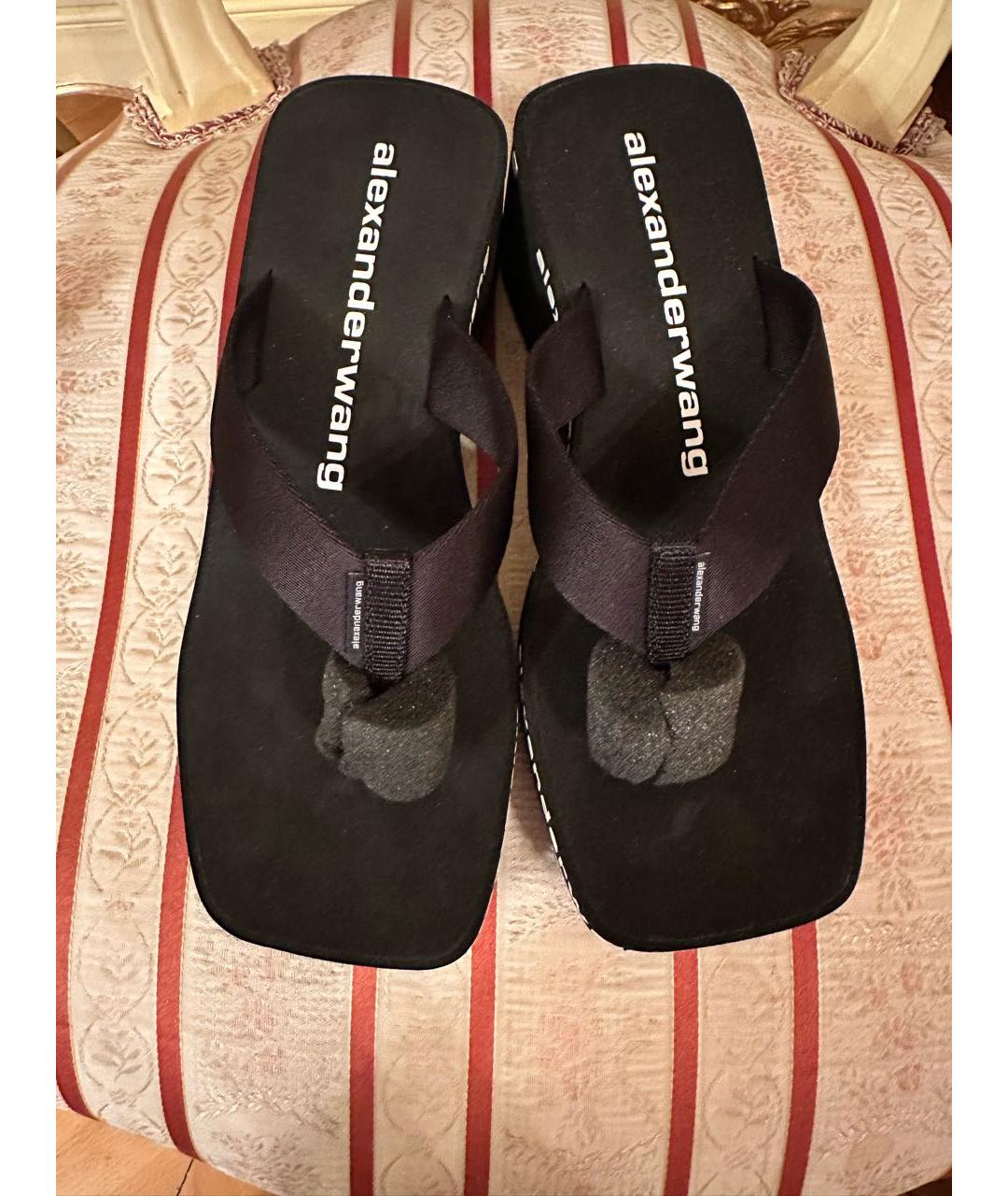 ALEXANDER WANG Черные резиновые шлепанцы, фото 2