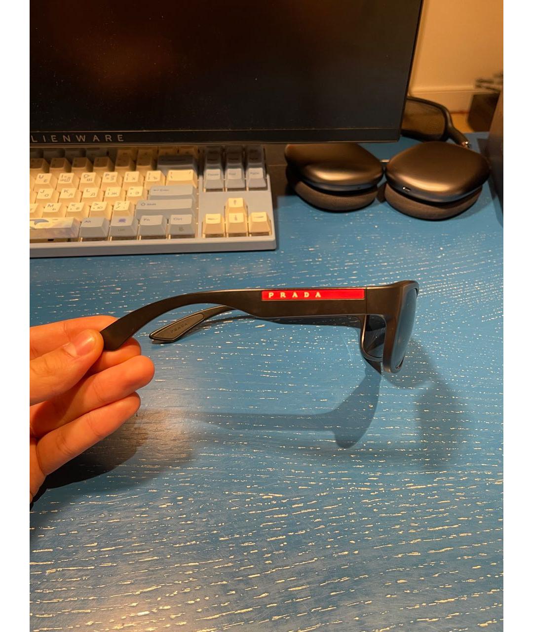 PRADA Черные пластиковые солнцезащитные очки, фото 3