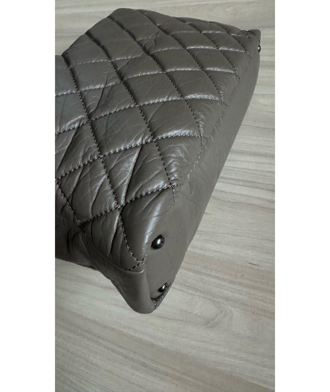 CHANEL Серая кожаная сумка через плечо, фото 3