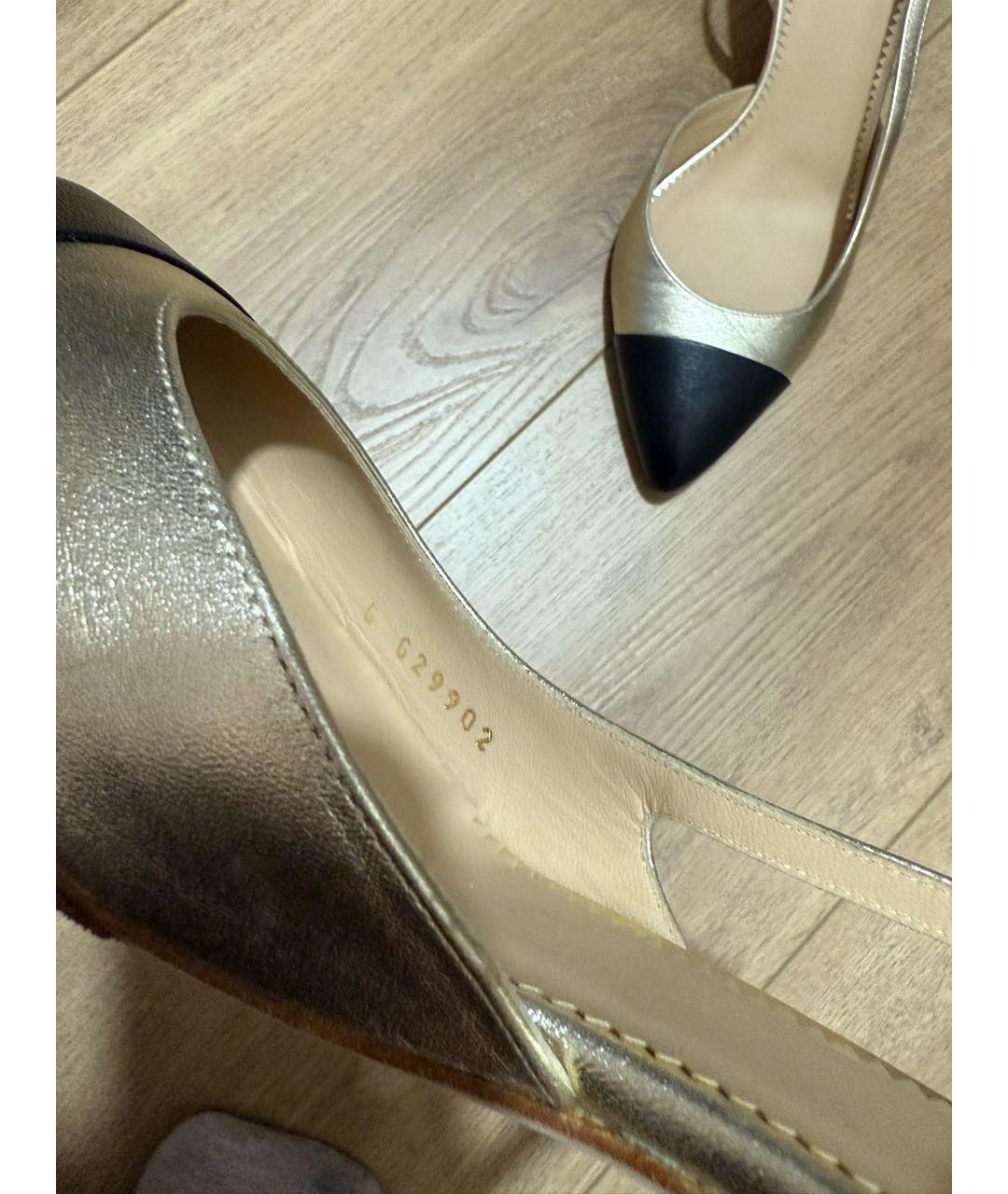 CHANEL Золотые кожаные лодочки на низком каблуке, фото 6