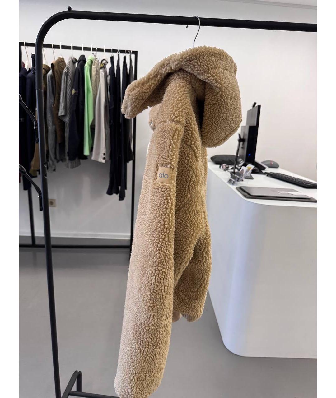 ALO YOGA Бежевая меховая куртка, фото 4