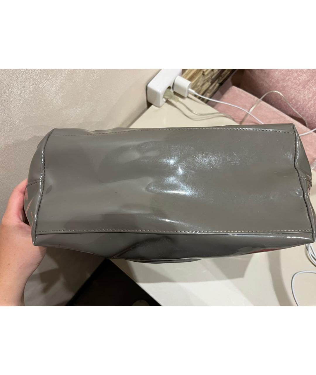 ARMANI JEANS Антрацитовая сумка через плечо из лакированной кожи, фото 3