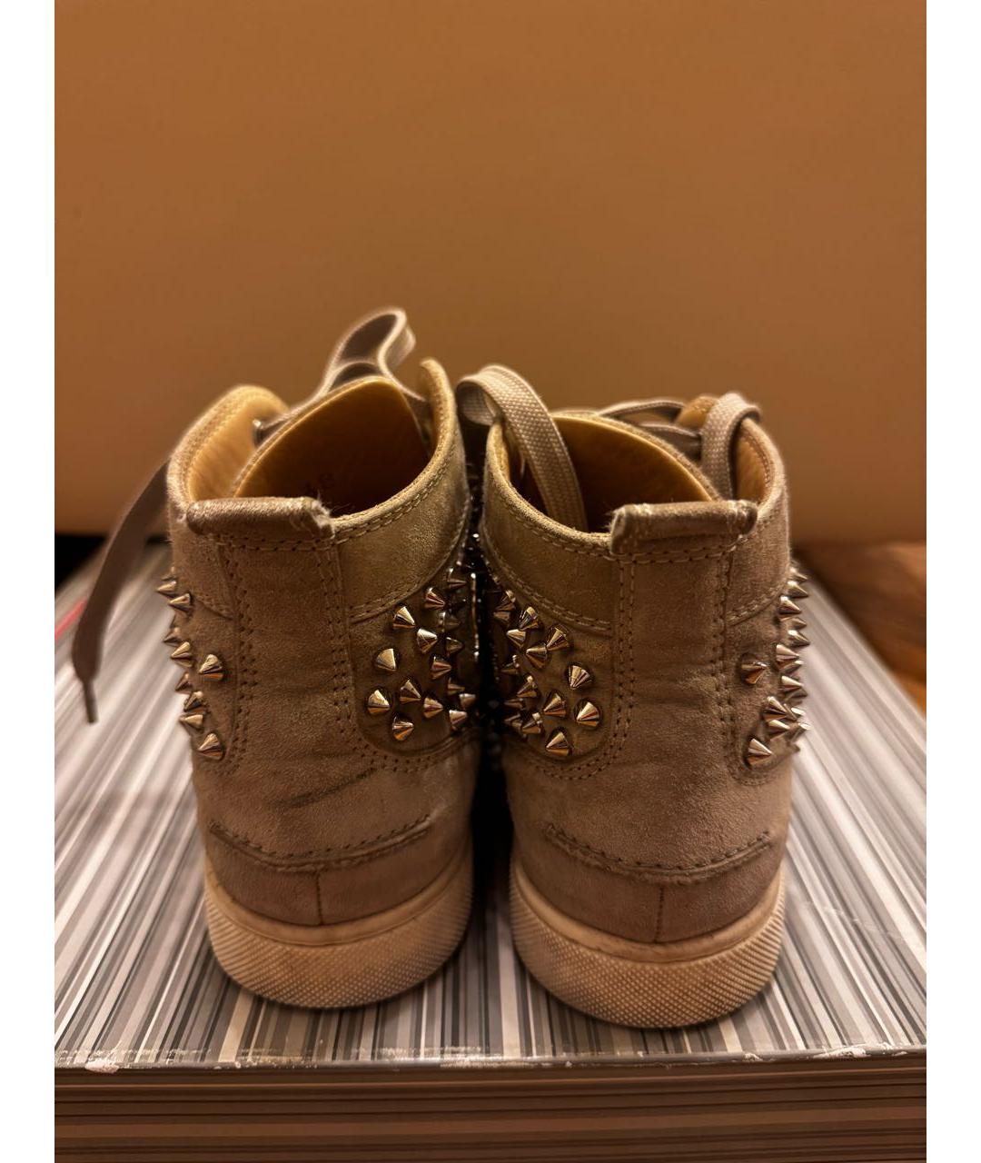 CHRISTIAN LOUBOUTIN Бежевые замшевые кеды, фото 4