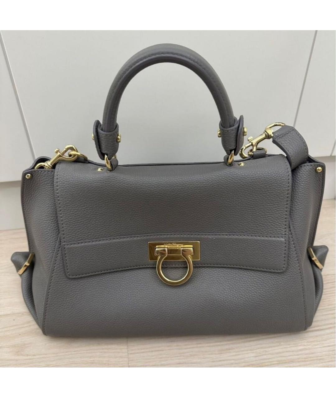 FERRAGAMO Серая кожаная сумка с короткими ручками, фото 6