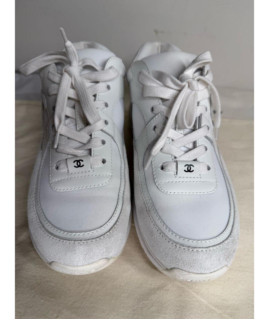 CHANEL Белые кожаные кроссовки, фото 2