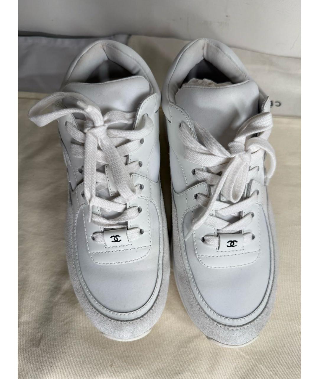CHANEL Белые кожаные кроссовки, фото 3