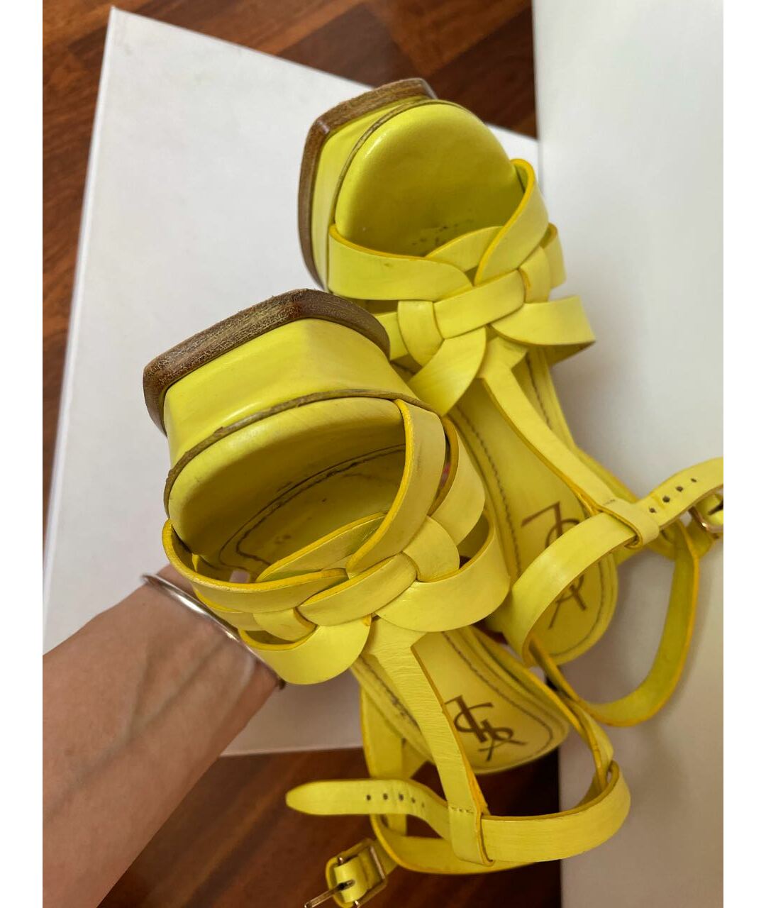 YVES SAINT LAURENT VINTAGE Желтые кожаные босоножки, фото 6