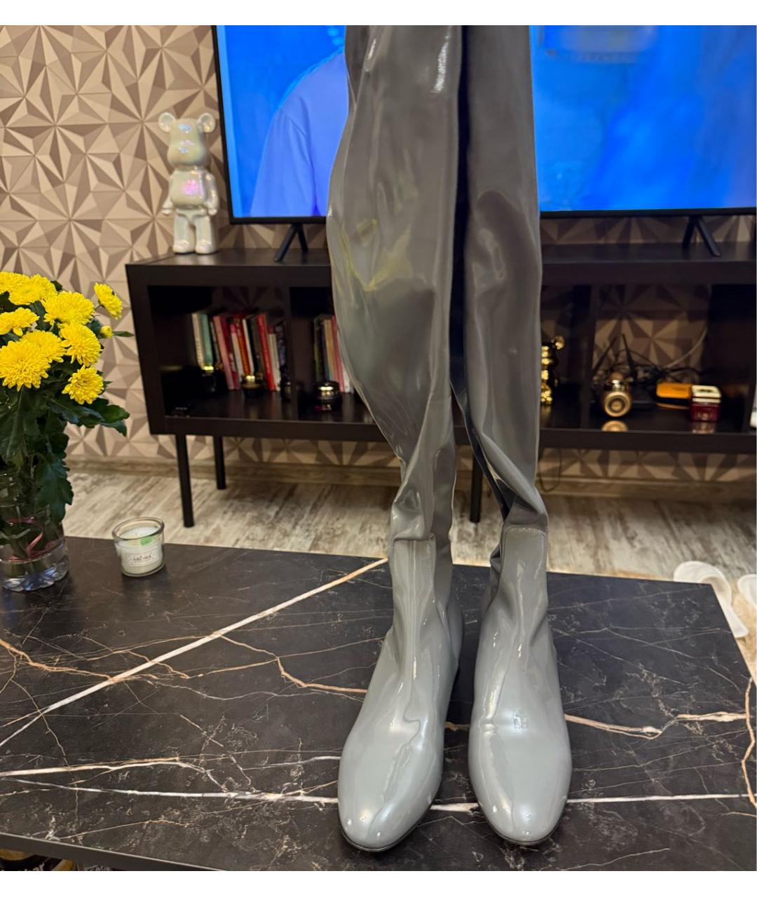 VALENTINO Серые ботфорты из лакированной кожи, фото 2