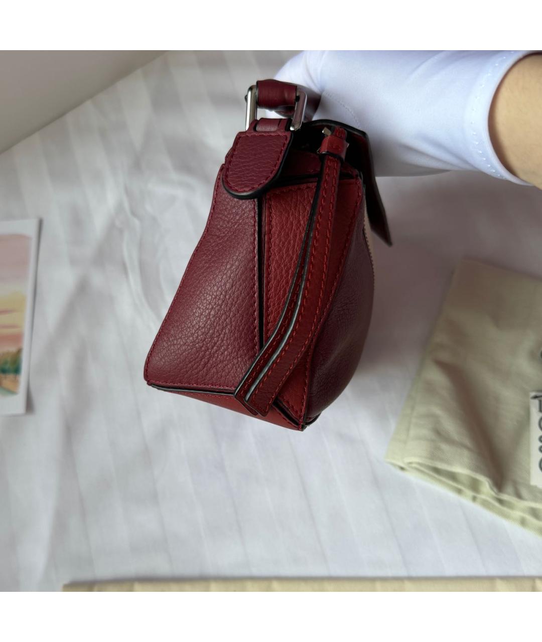 LOEWE Бордовая кожаная сумка с короткими ручками, фото 4