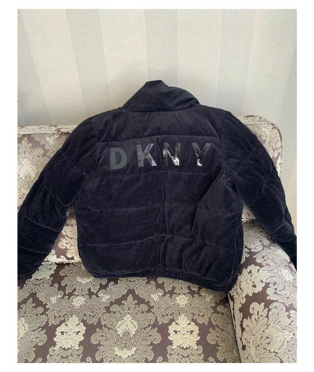 DKNY Черный велюровый пуховик, фото 2