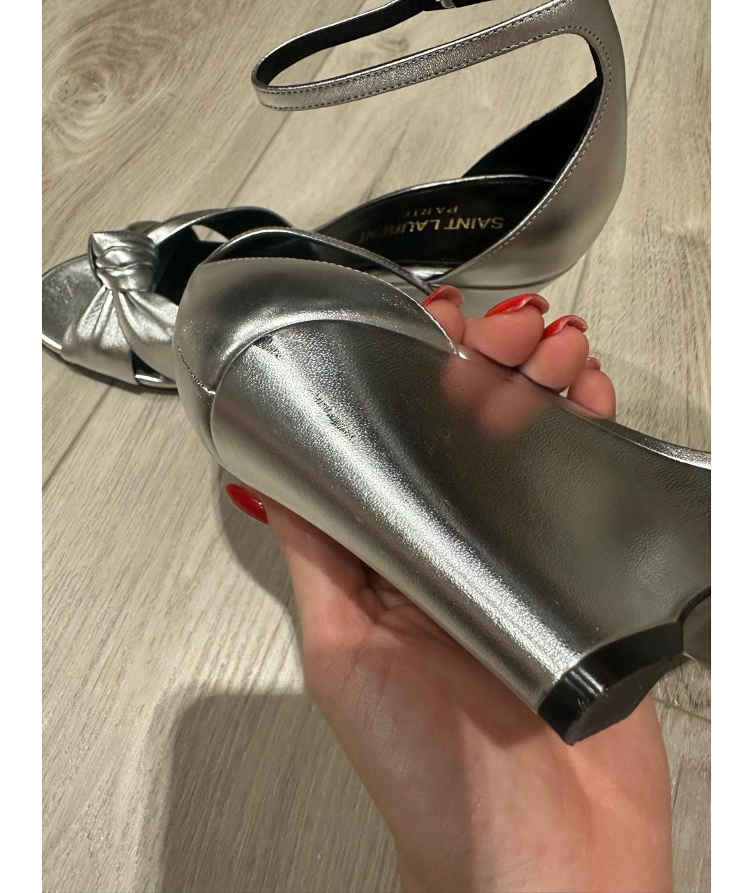 SAINT LAURENT Серебряные кожаные босоножки, фото 6