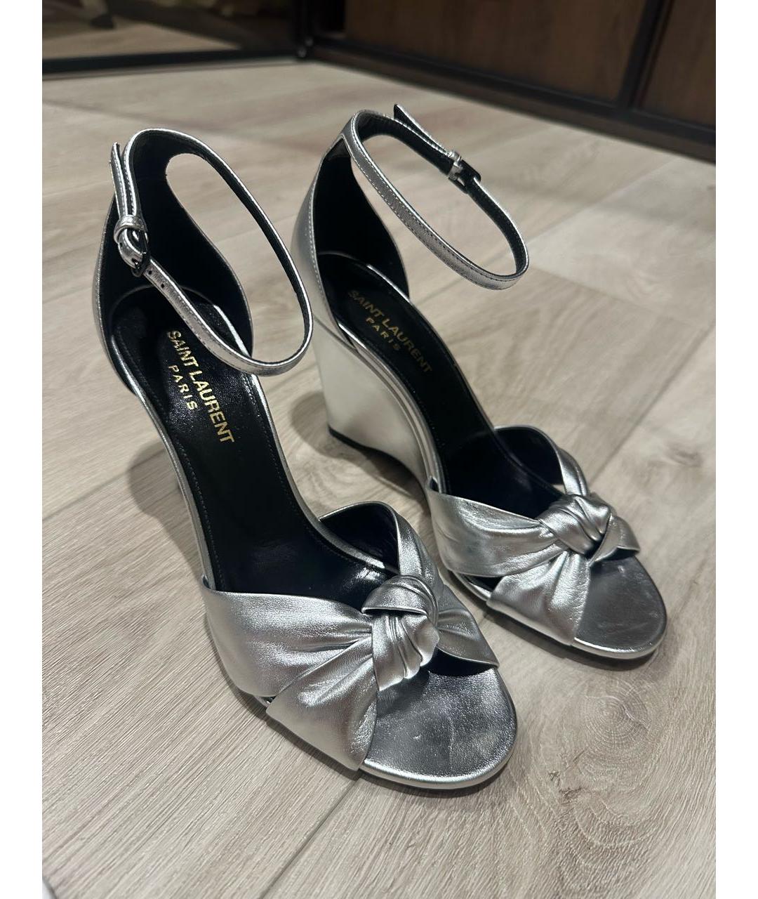 SAINT LAURENT Серебряные кожаные босоножки, фото 2