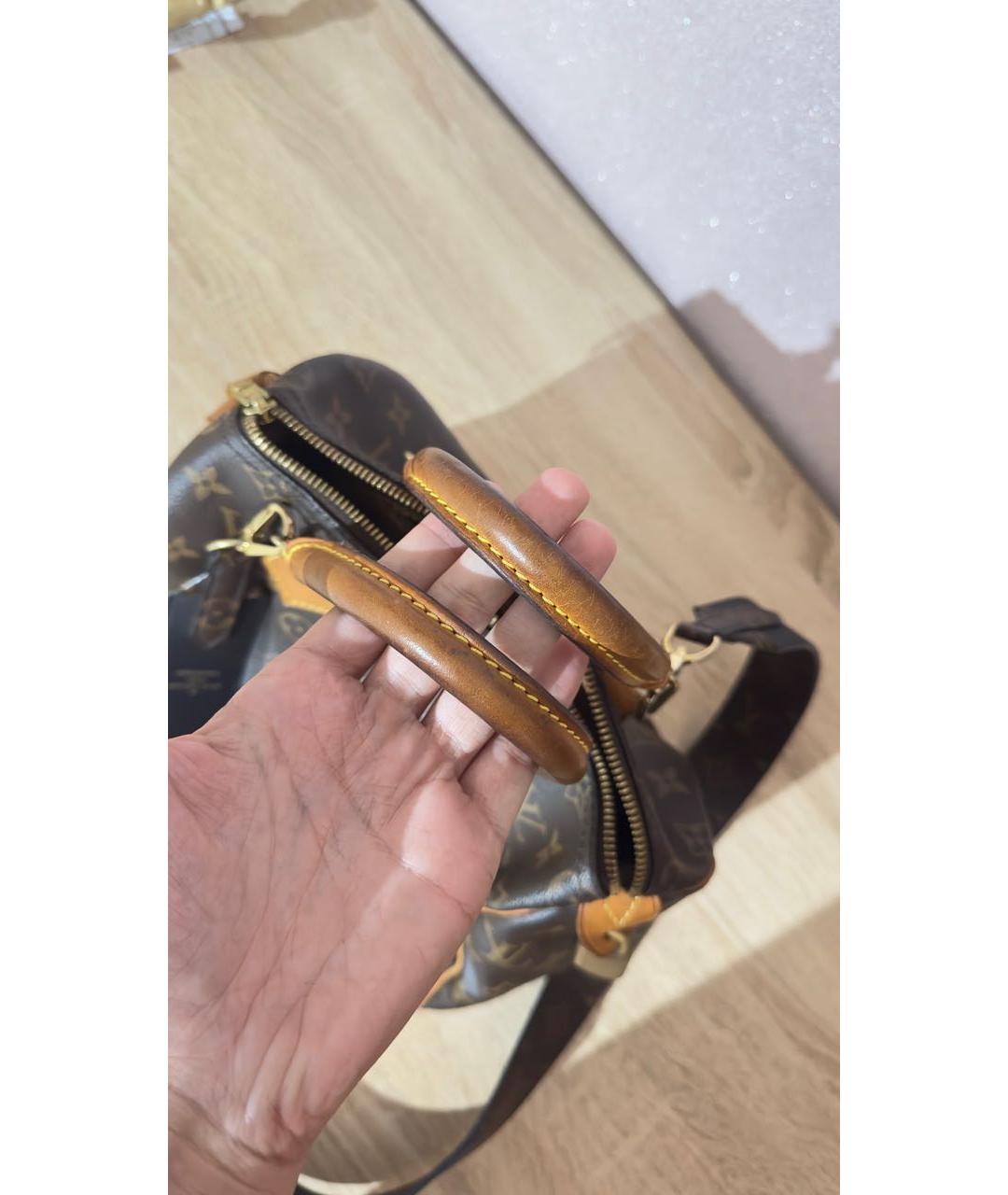 LOUIS VUITTON Коричневая кожаная сумка через плечо, фото 4