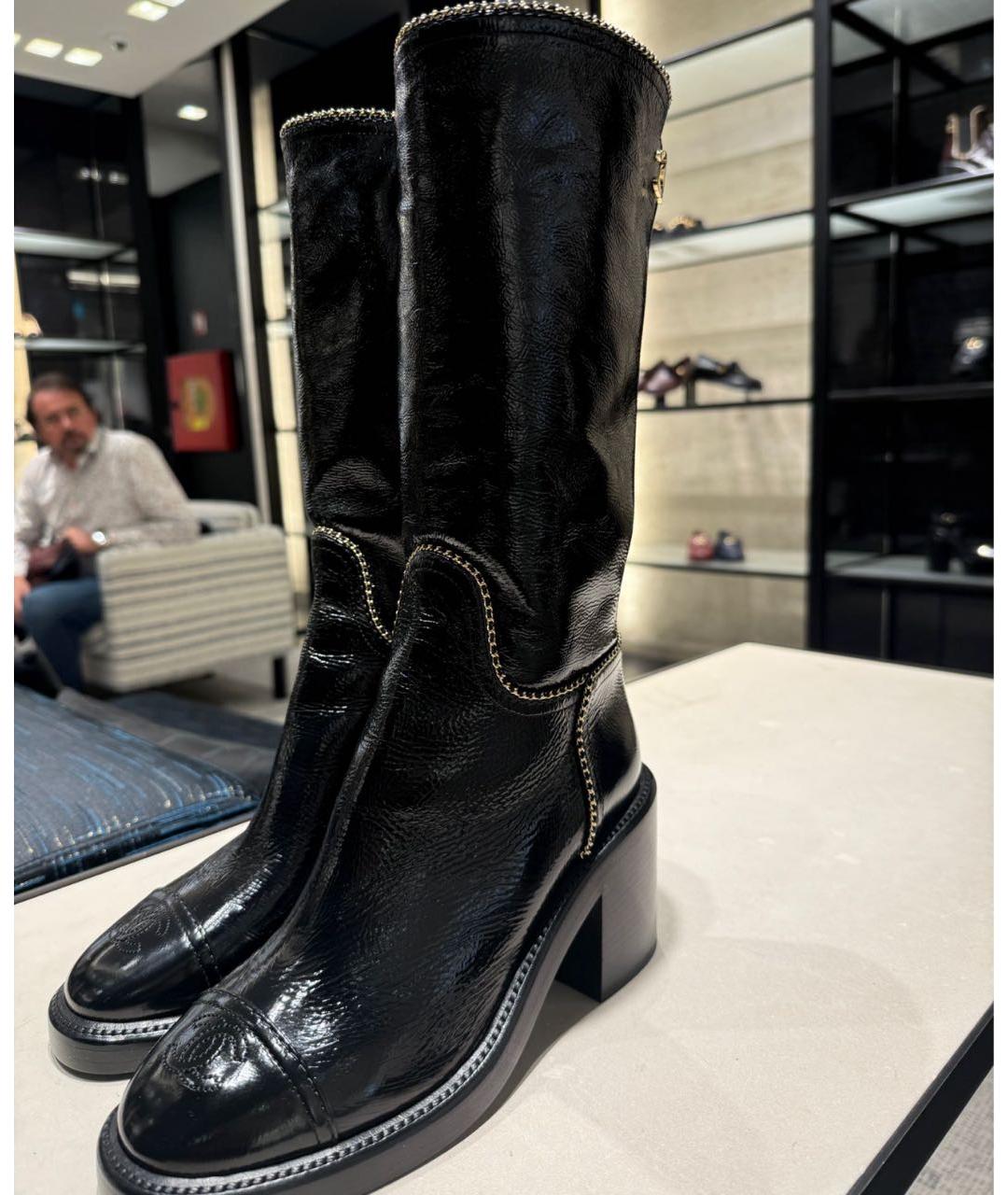 CHANEL Черные сапоги из лакированной кожи, фото 5