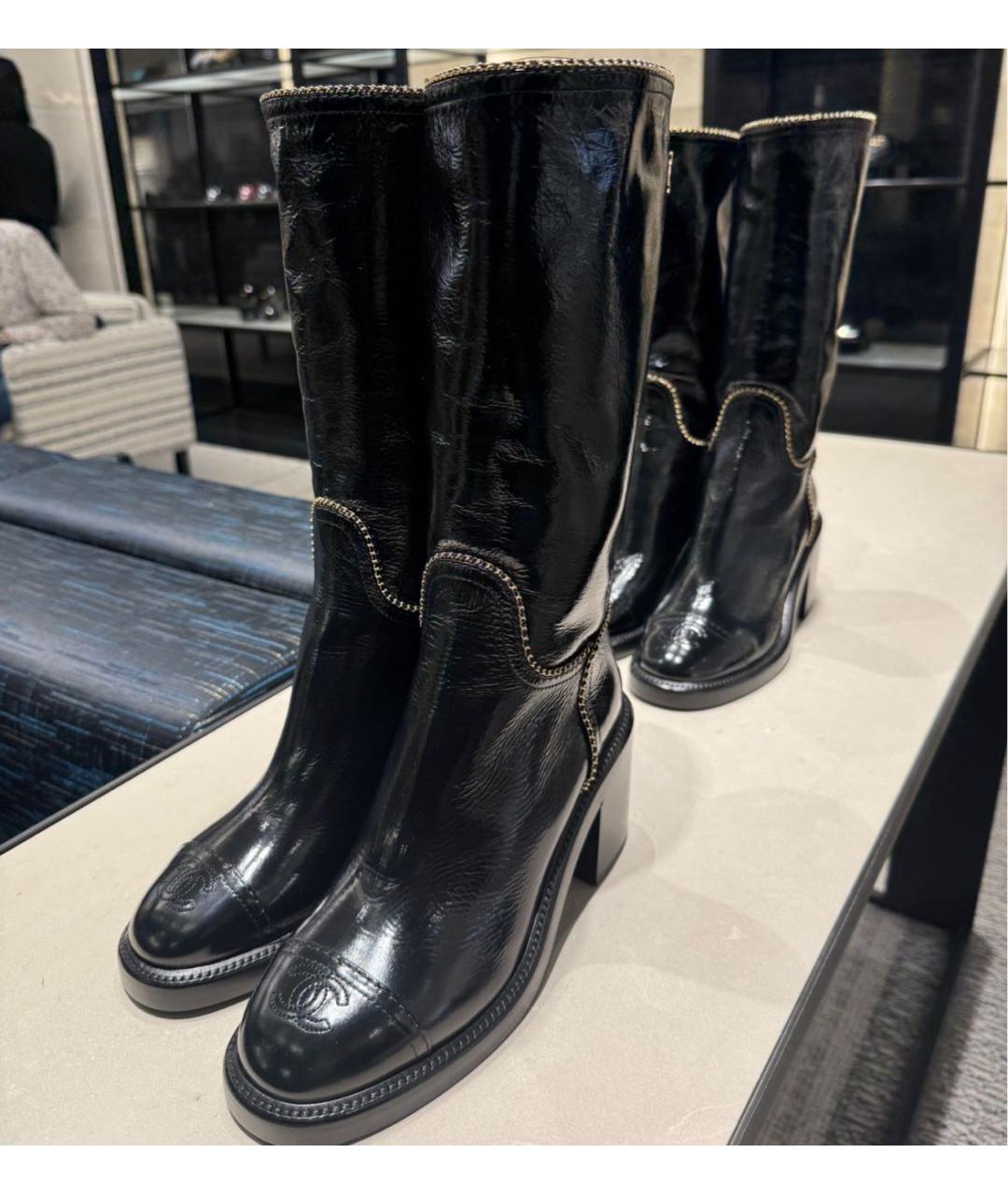 CHANEL Черные сапоги из лакированной кожи, фото 4