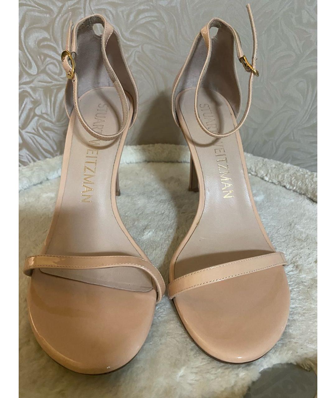 STUART WEITZMAN Бежевые босоножки из лакированной кожи, фото 2