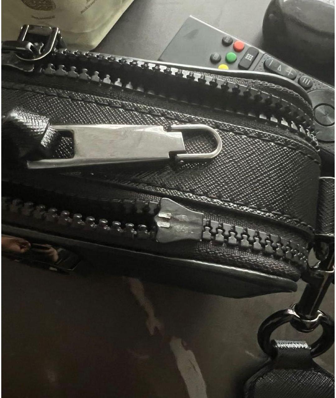 MARC JACOBS Черная кожаная сумка через плечо, фото 4