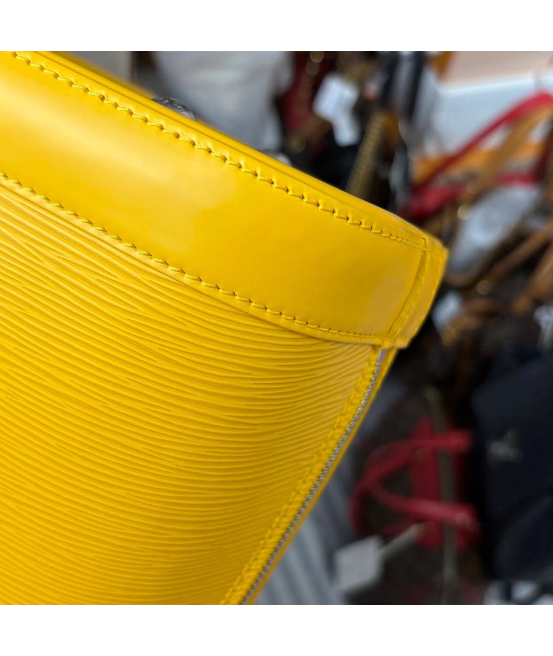 LOUIS VUITTON Желтая кожаная сумка с короткими ручками, фото 6