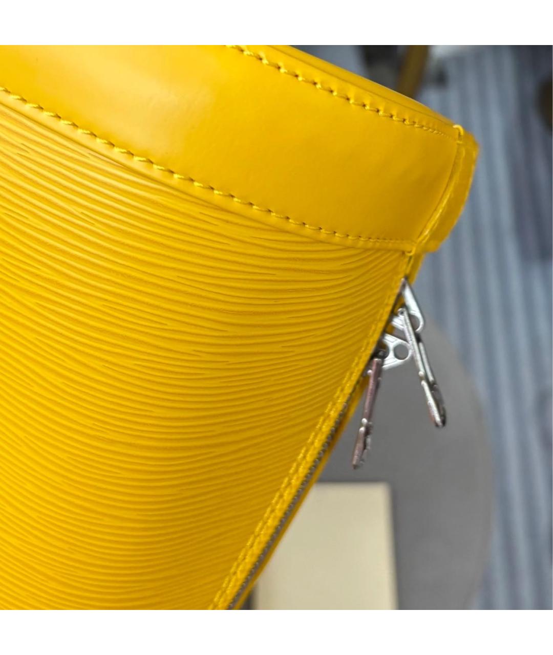 LOUIS VUITTON Желтая кожаная сумка с короткими ручками, фото 5