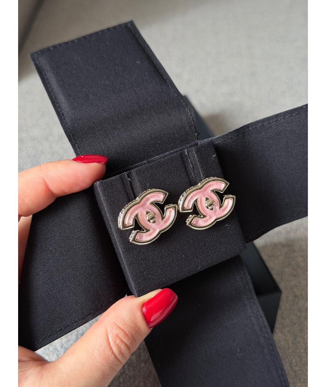CHANEL Розовые металлические серьги, фото 6