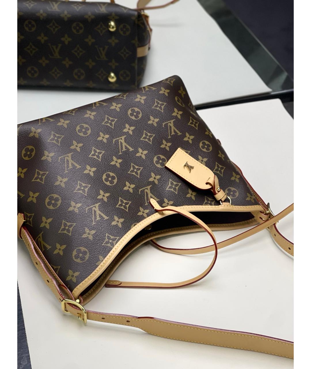 LOUIS VUITTON Коричневая сумка через плечо из искусственной кожи, фото 6