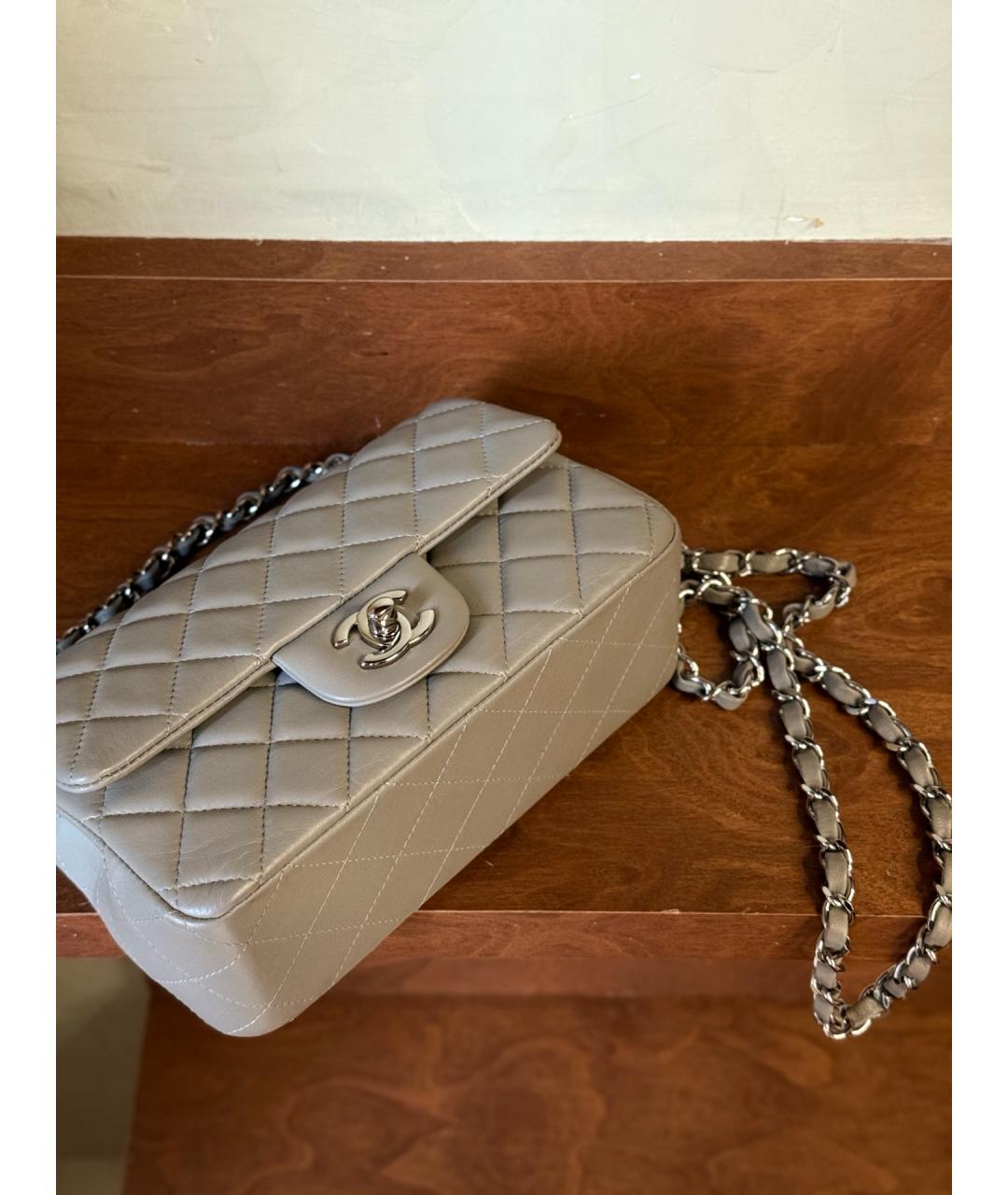 CHANEL Серая кожаная сумка через плечо, фото 4