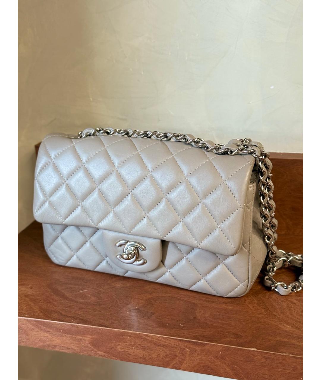 CHANEL Серая кожаная сумка через плечо, фото 2