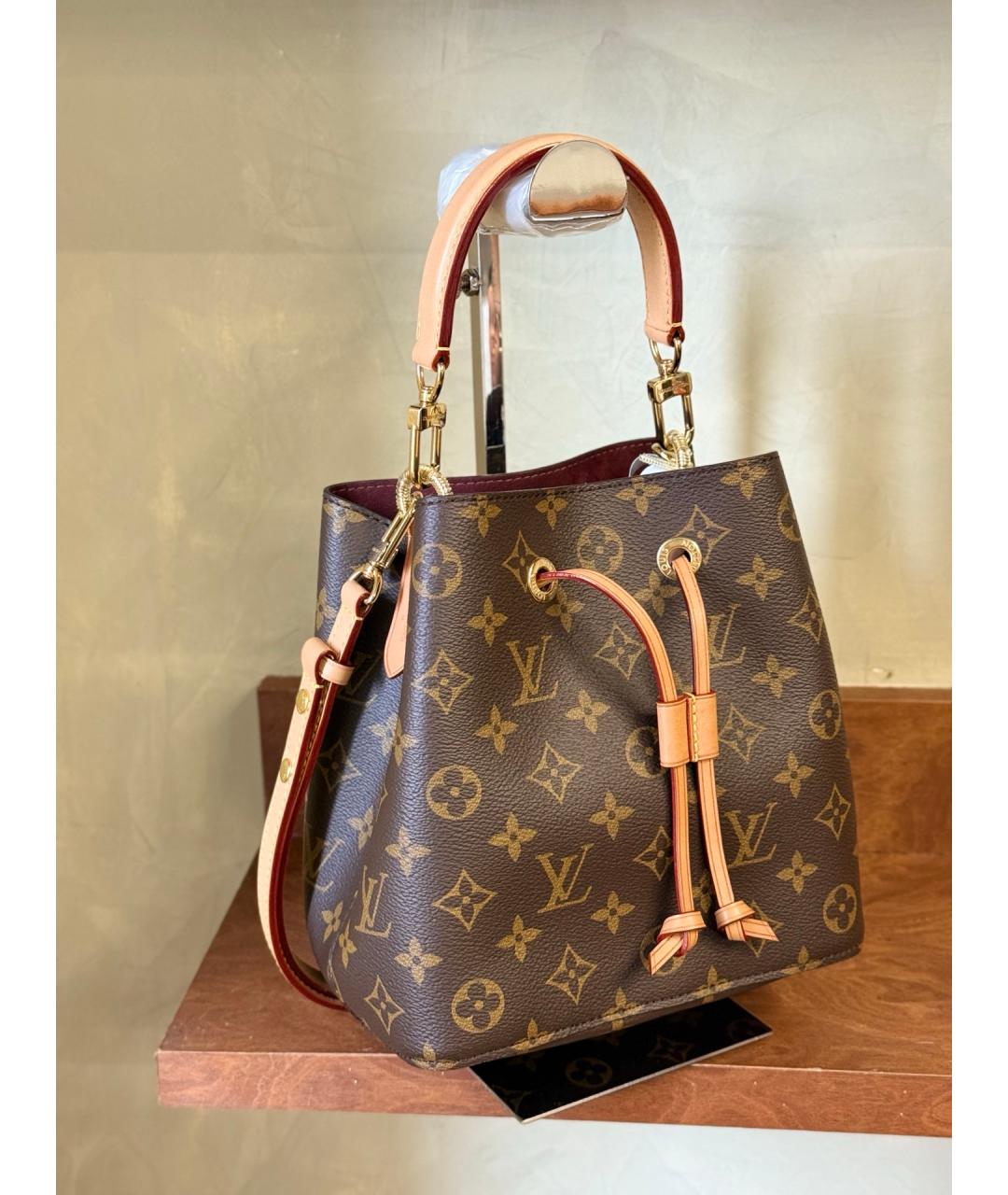 LOUIS VUITTON Коричневая сумка через плечо из искусственной кожи, фото 4