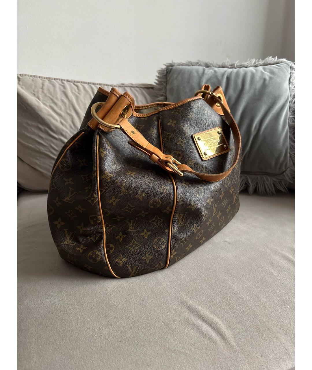 LOUIS VUITTON Коричневая кожаная сумка с короткими ручками, фото 2