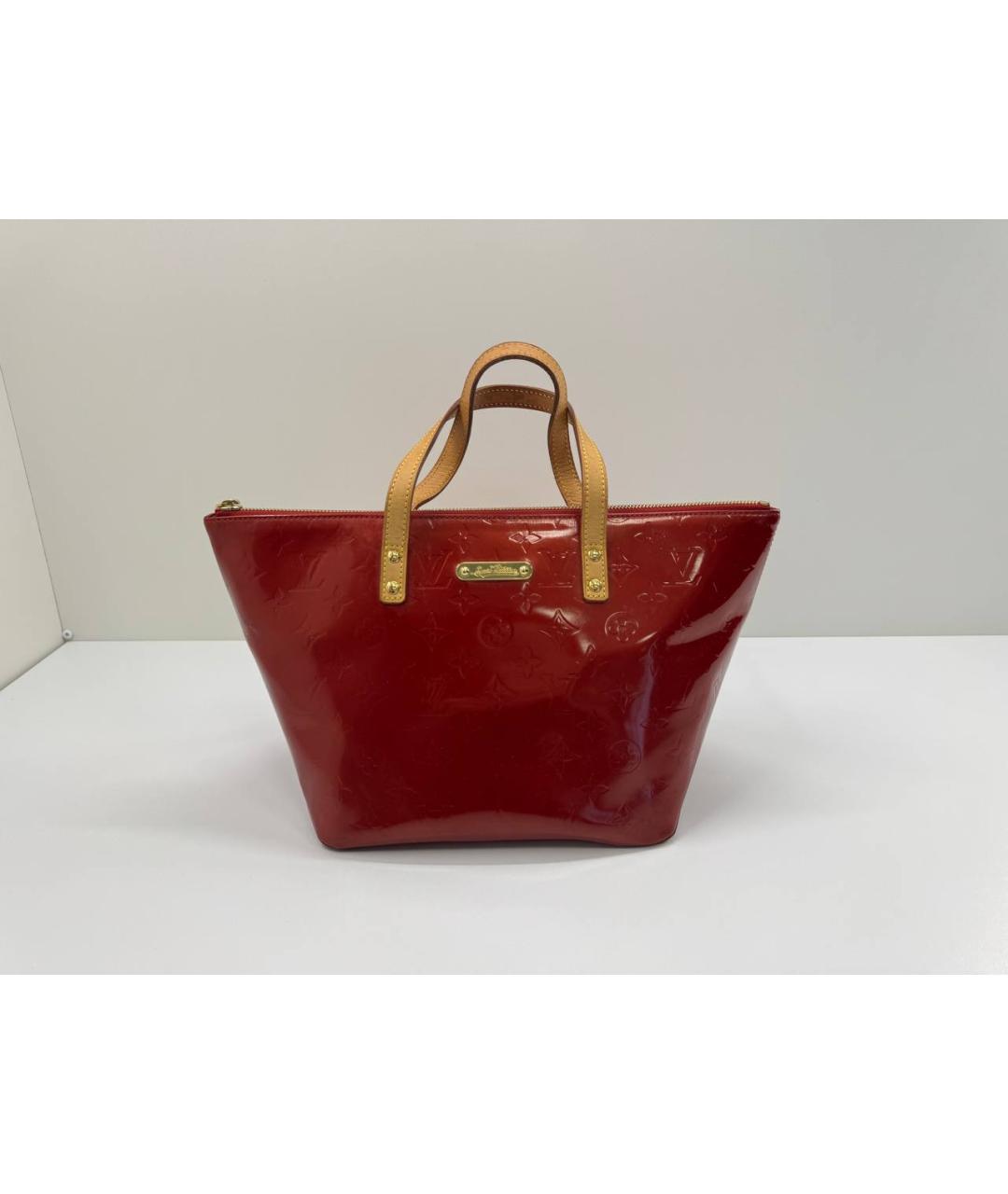 LOUIS VUITTON Красная сумка с короткими ручками из лакированной кожи, фото 9