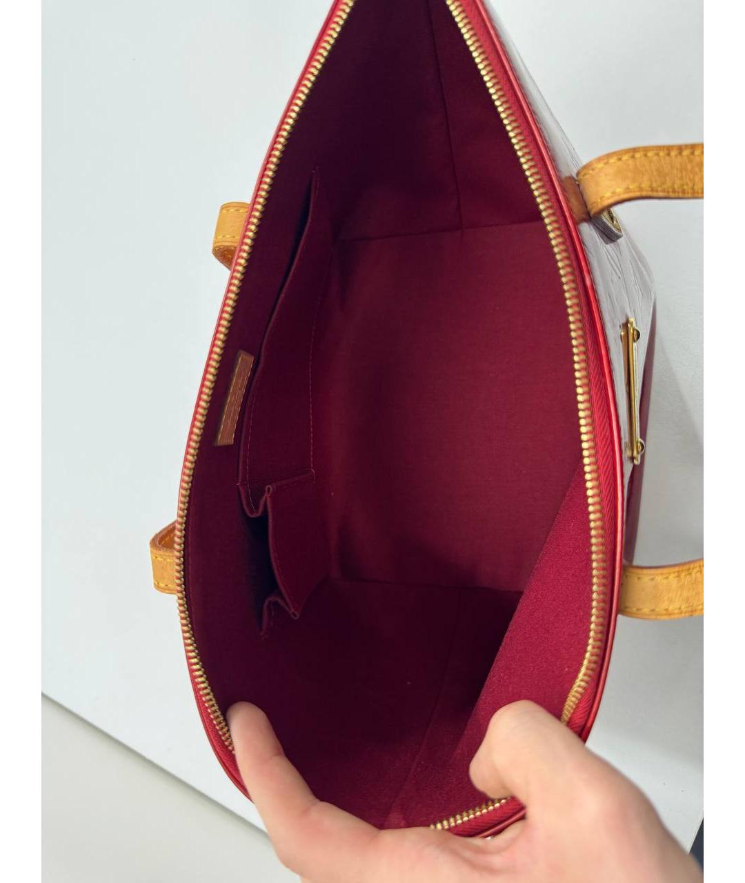 LOUIS VUITTON Красная сумка с короткими ручками из лакированной кожи, фото 7