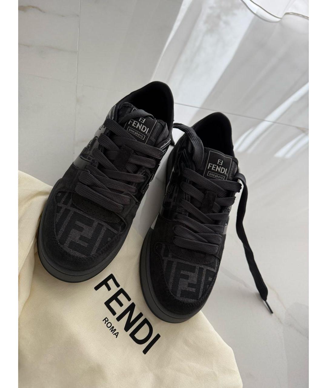 FENDI Антрацитовые замшевые низкие кроссовки / кеды, фото 3