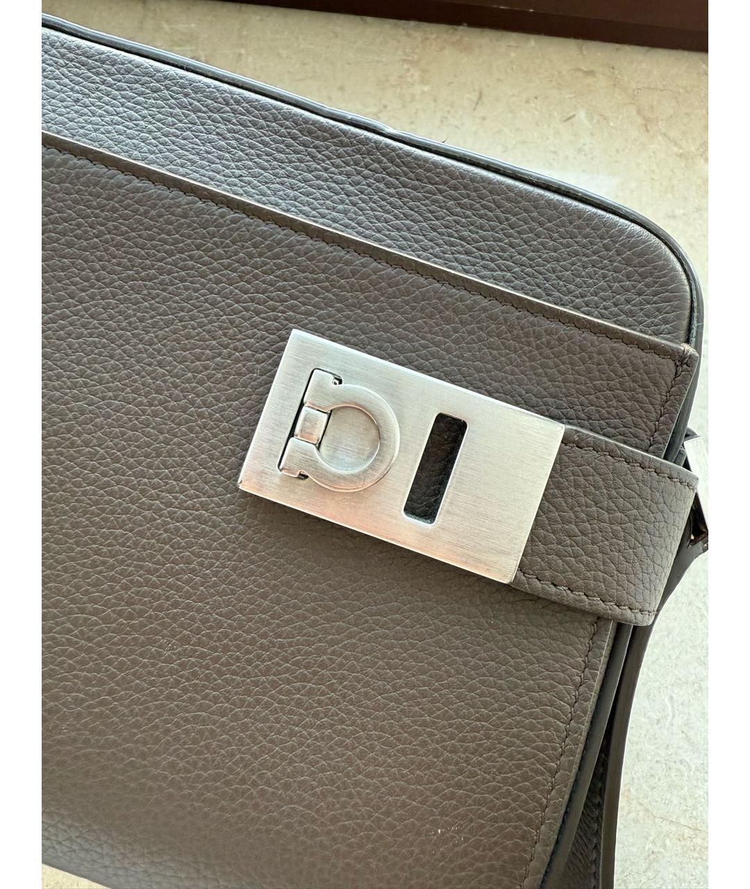 FERRAGAMO Коричневая кожаная сумка на плечо, фото 3