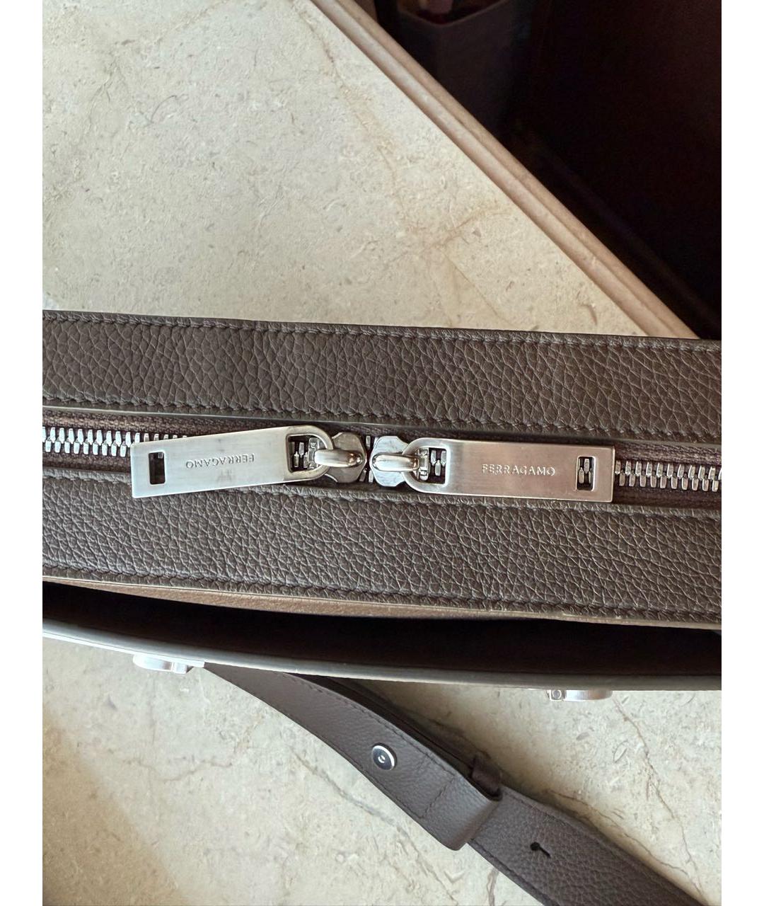 FERRAGAMO Коричневая кожаная сумка на плечо, фото 4