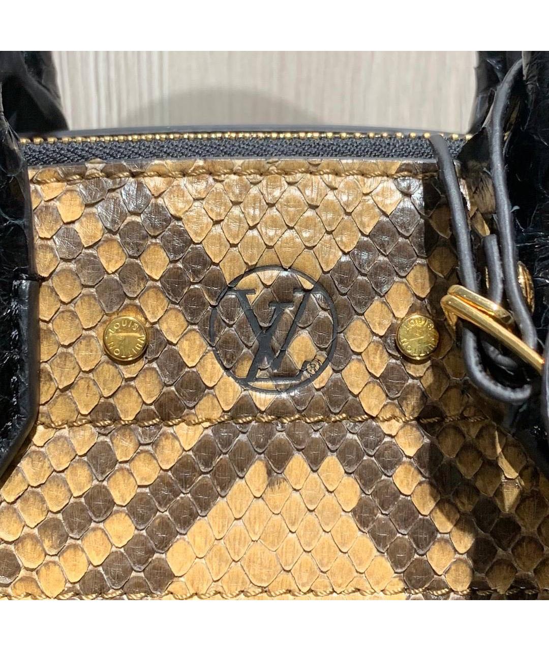 LOUIS VUITTON Черная сумка с короткими ручками из экзотической кожи, фото 4