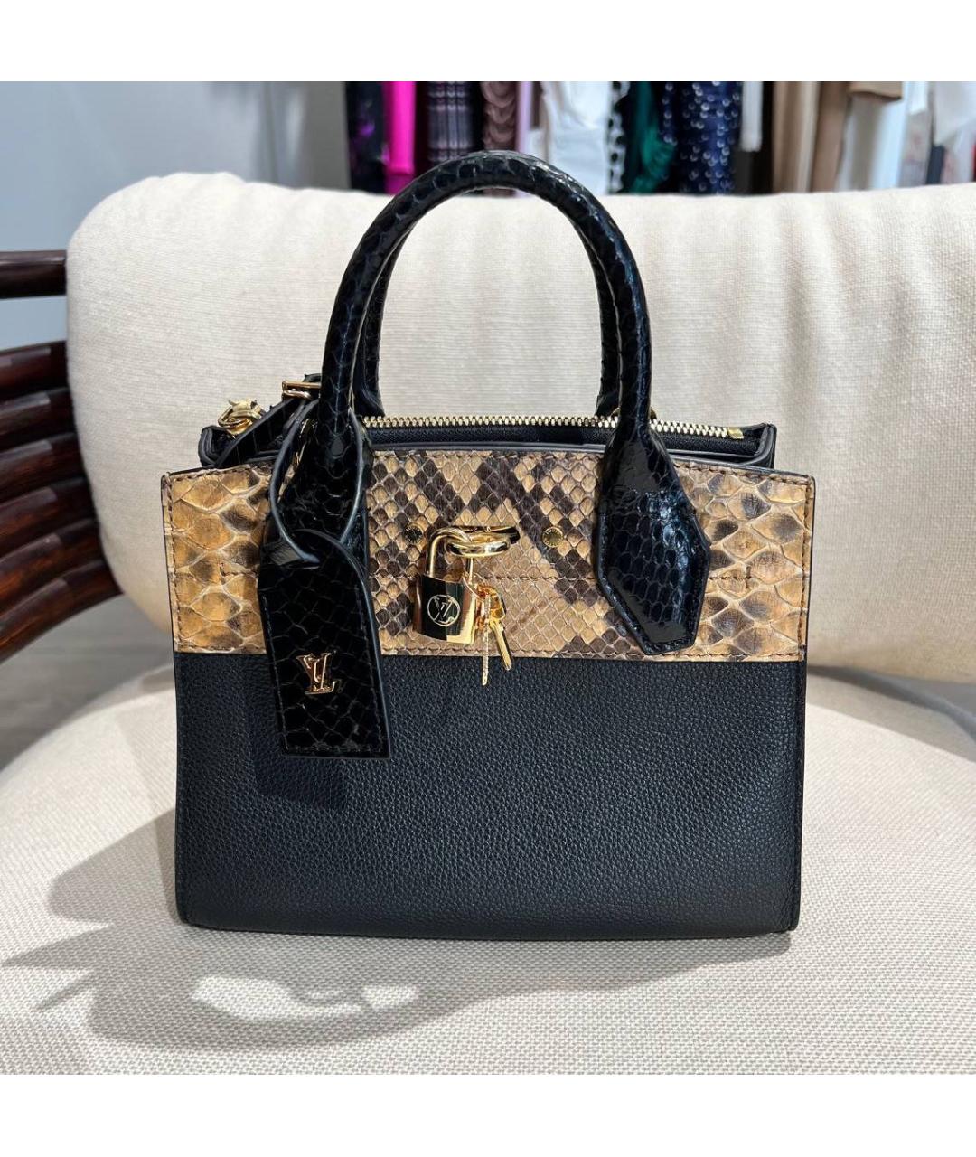 LOUIS VUITTON Черная сумка с короткими ручками из экзотической кожи, фото 9