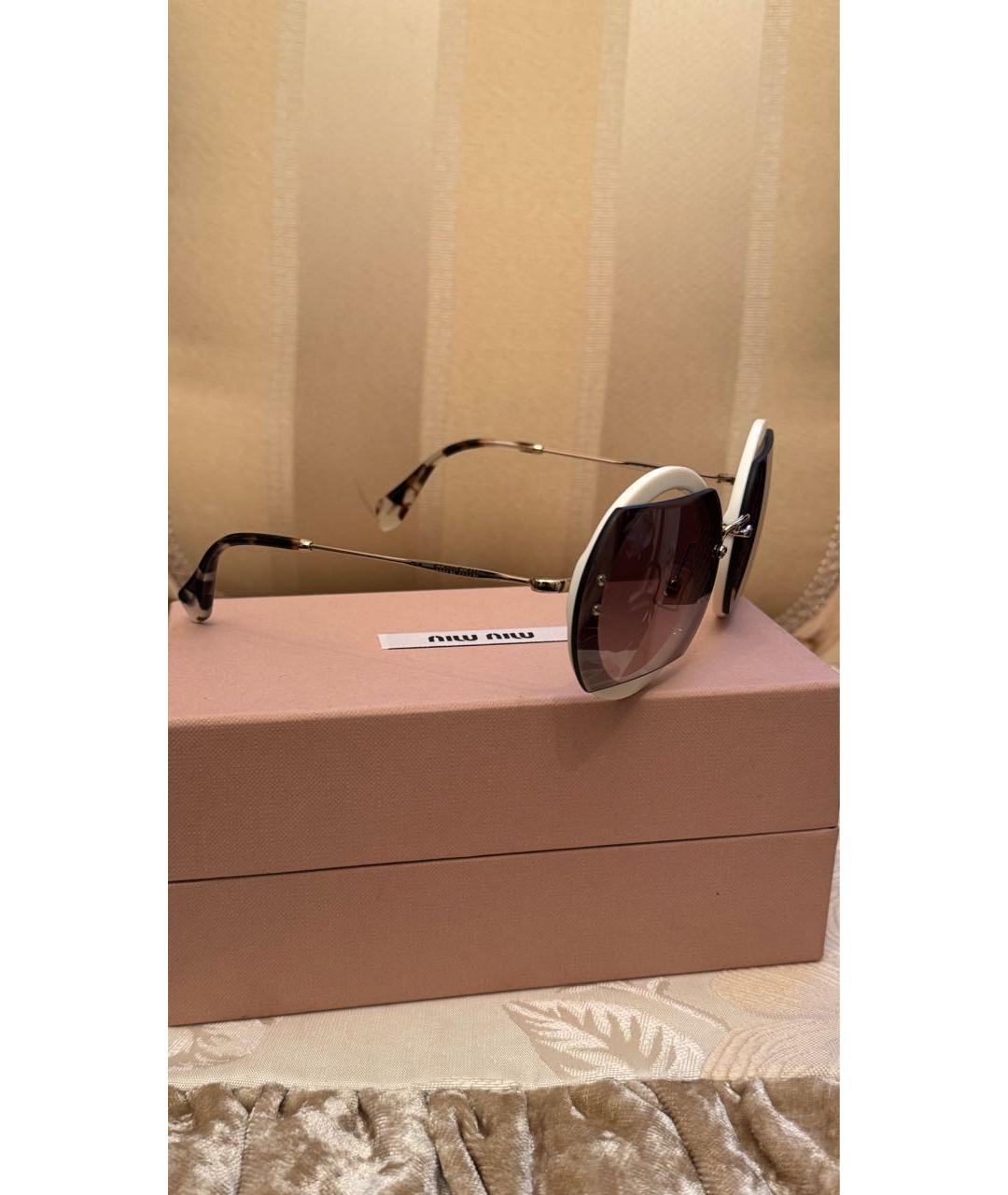 MIU MIU Белые пластиковые солнцезащитные очки, фото 2