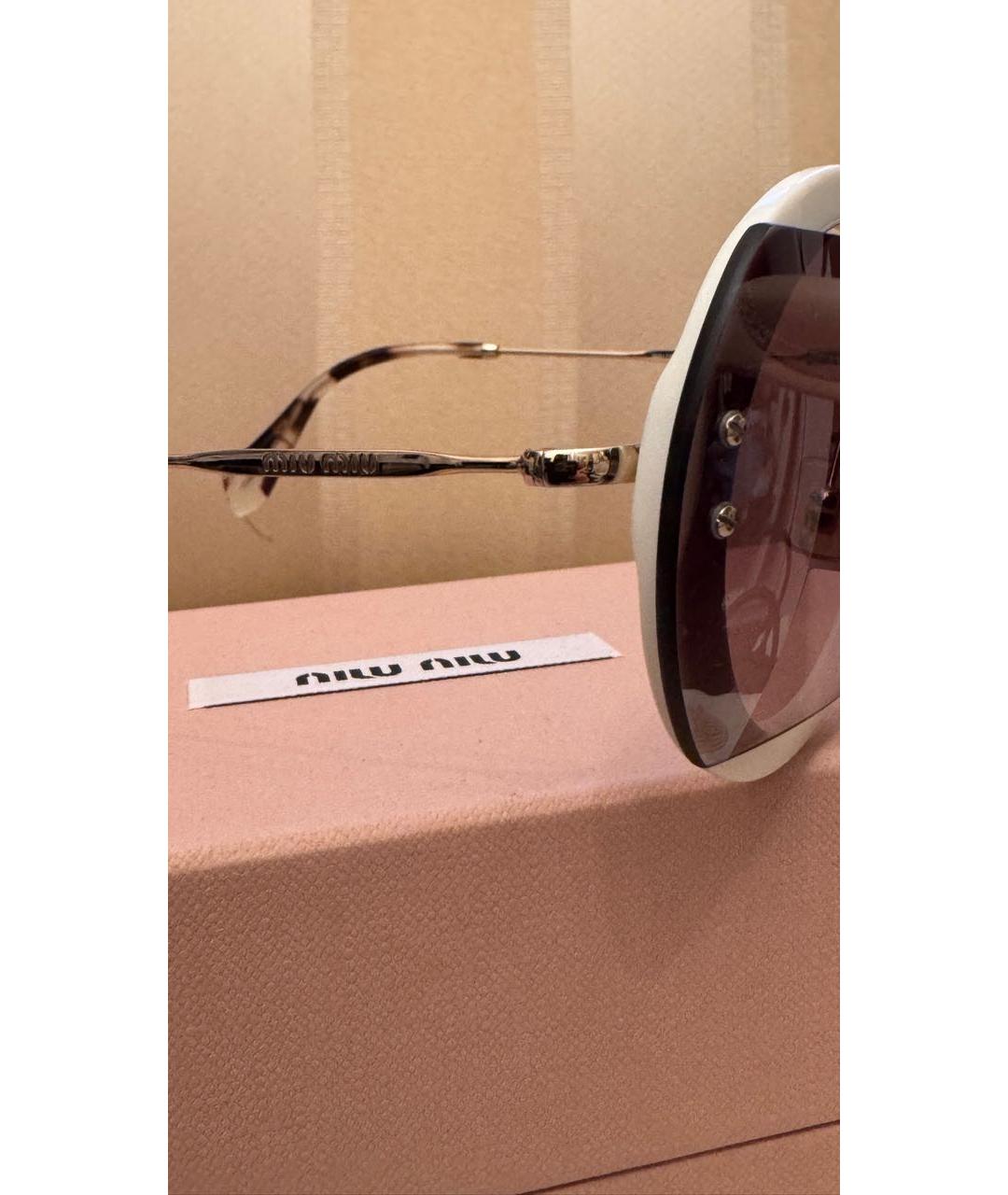 MIU MIU Белые пластиковые солнцезащитные очки, фото 3