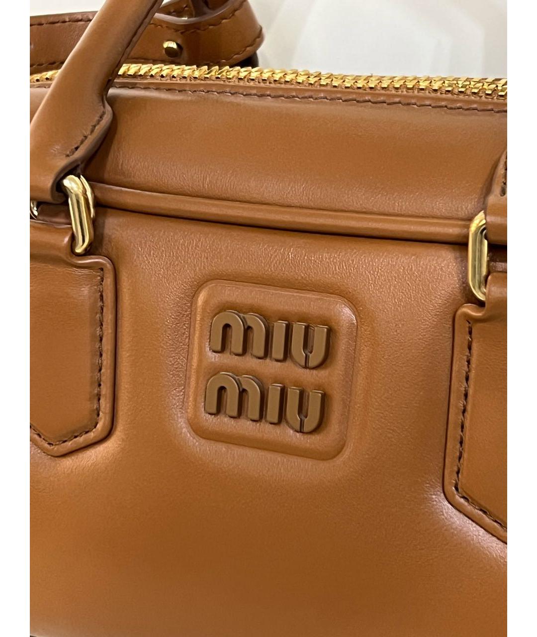MIU MIU Коричневая кожаная сумка с короткими ручками, фото 3