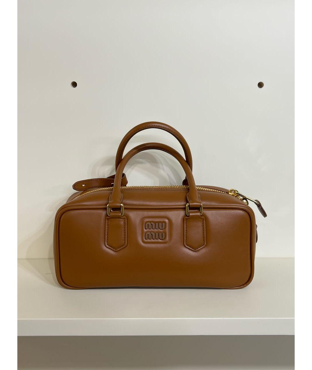 MIU MIU Коричневая кожаная сумка с короткими ручками, фото 6