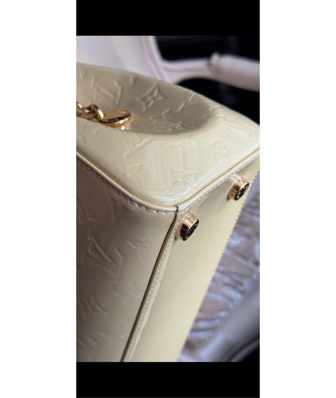 LOUIS VUITTON Бежевая сумка с короткими ручками из лакированной кожи, фото 4