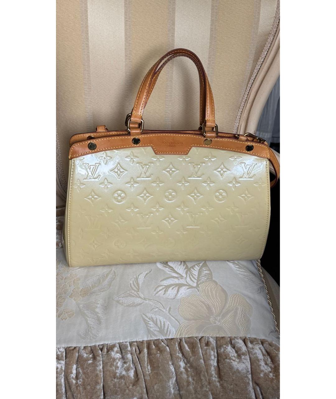 LOUIS VUITTON Бежевая сумка с короткими ручками из лакированной кожи, фото 8