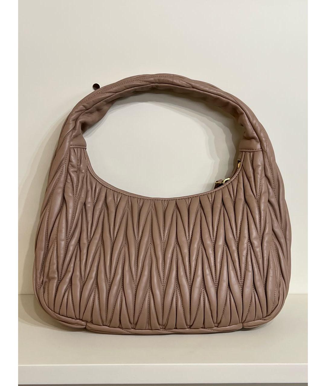 MIU MIU Бежевая кожаная сумка с короткими ручками, фото 2