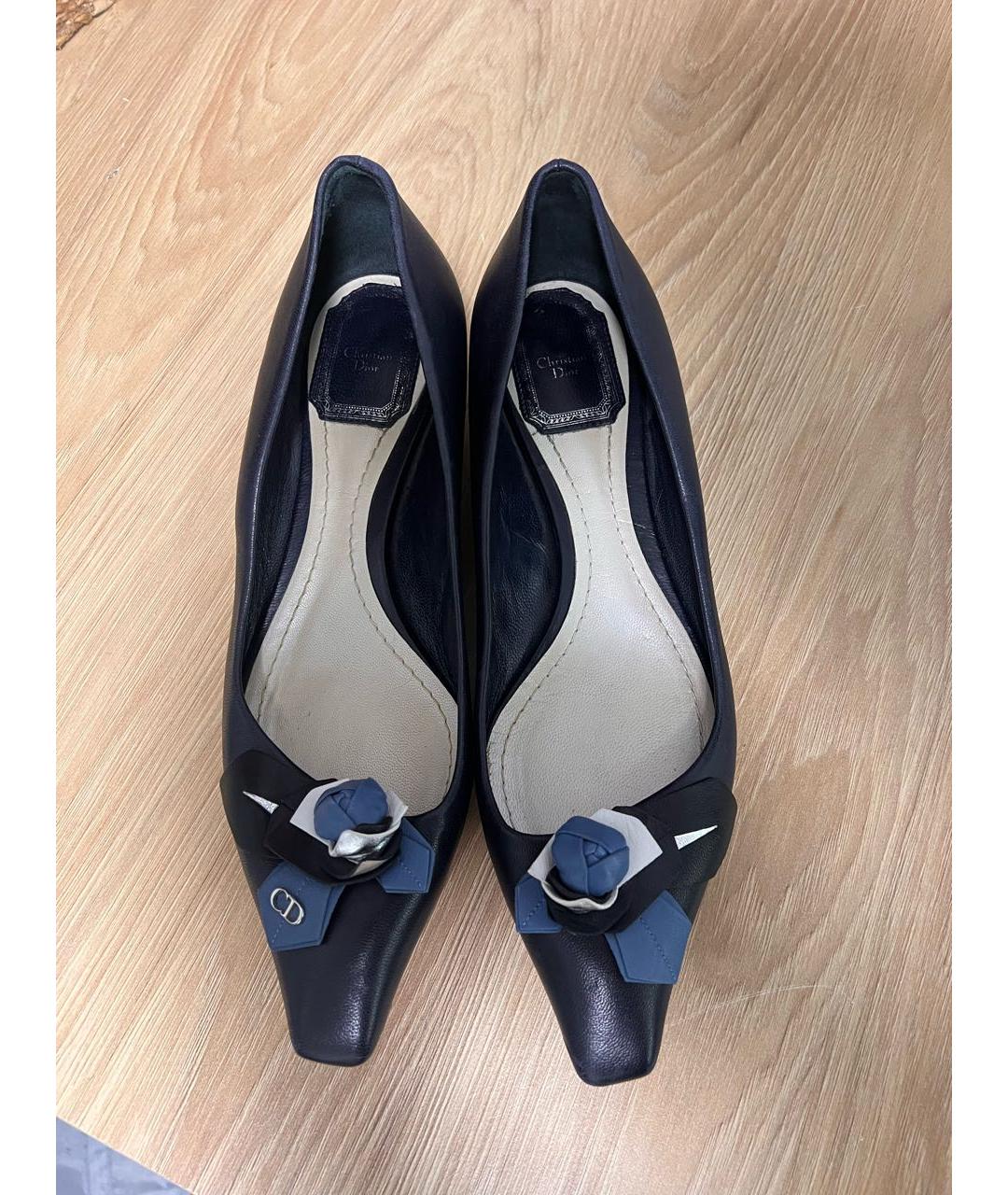 CHRISTIAN DIOR Темно-синие кожаные лодочки на низком каблуке, фото 2