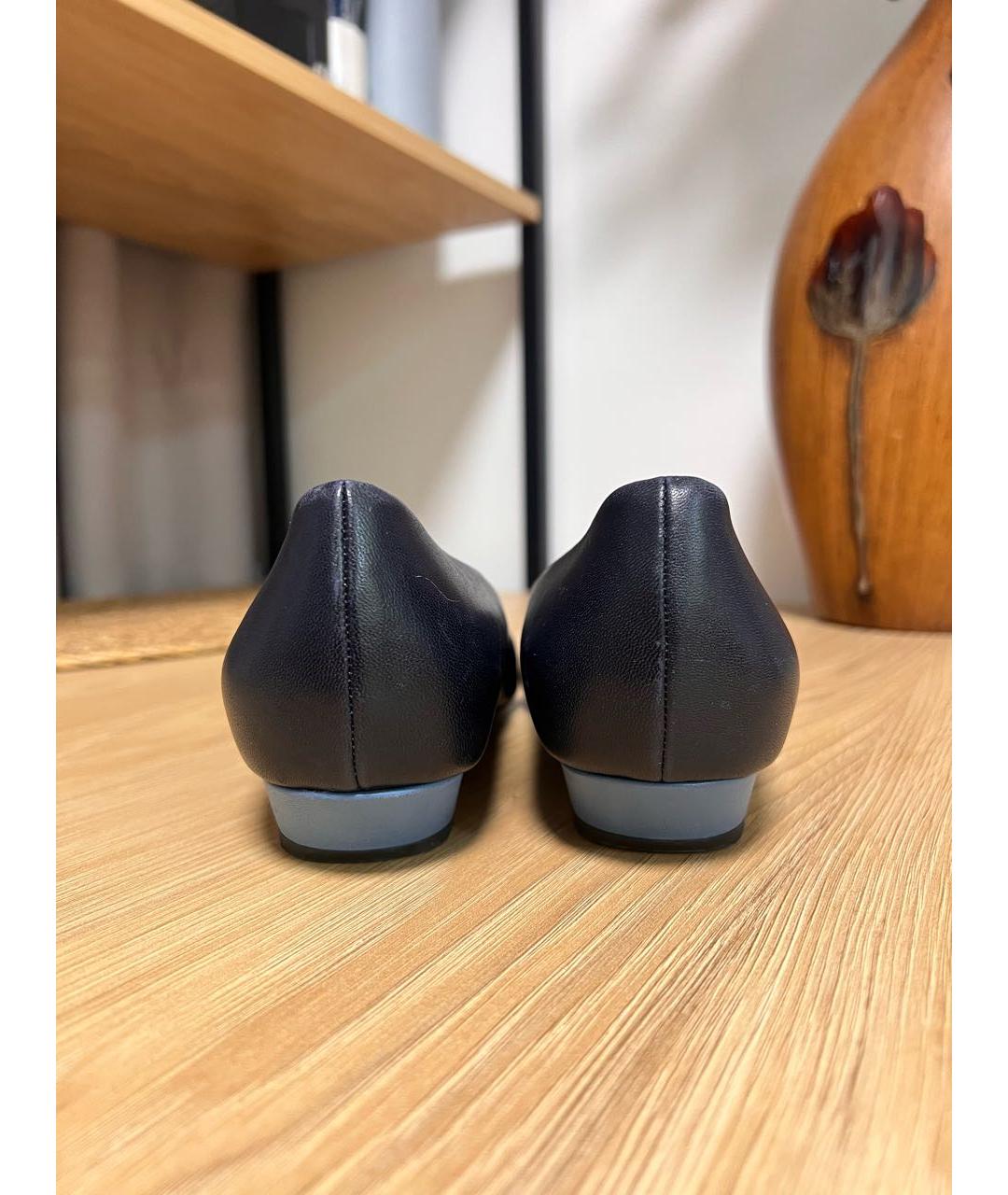 CHRISTIAN DIOR Темно-синие кожаные лодочки на низком каблуке, фото 4